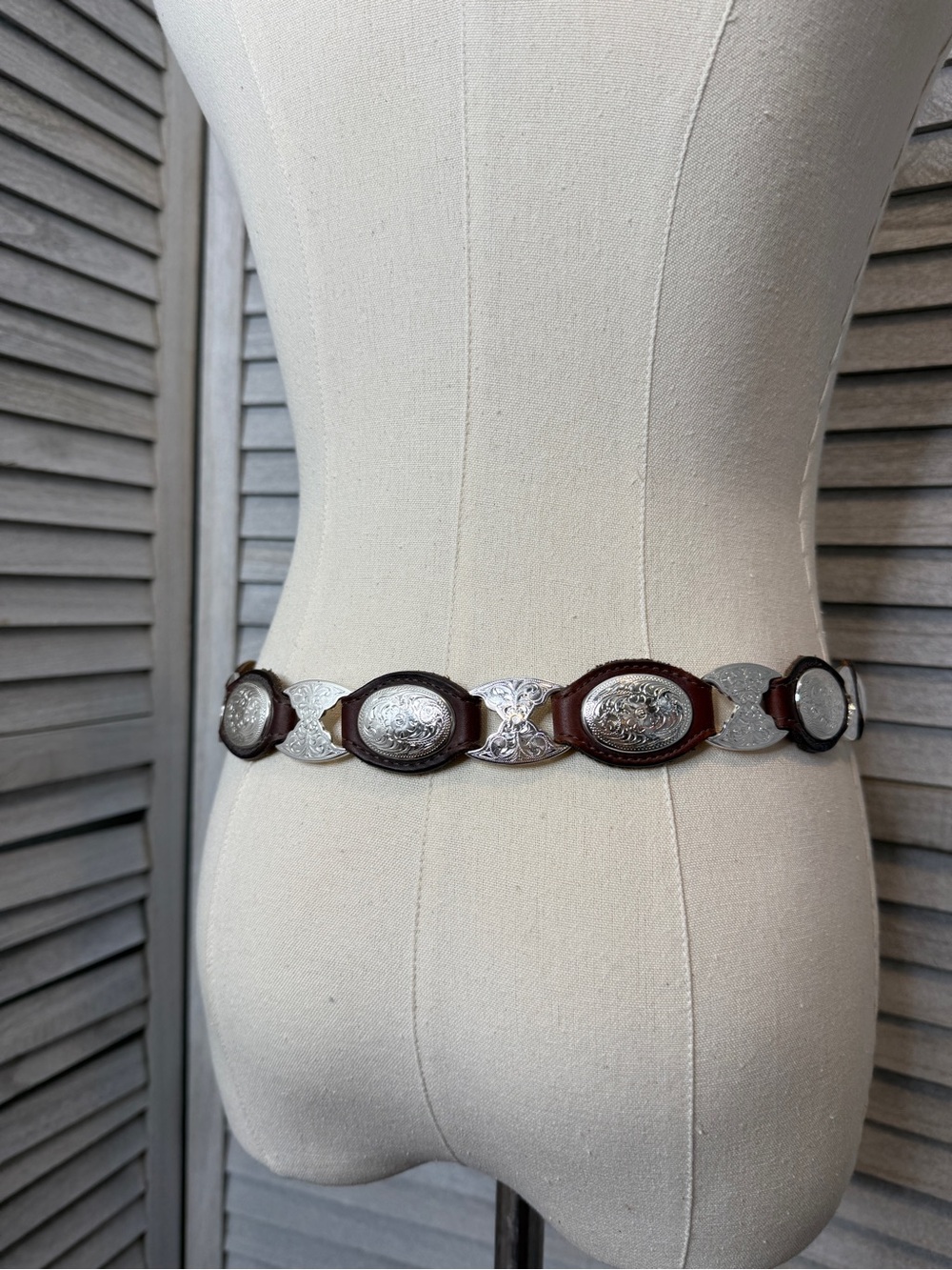 Vintage 1996 Tony Lama Genuine Leather Western Concho Belt – Size 32 - Picture 5 of 15
